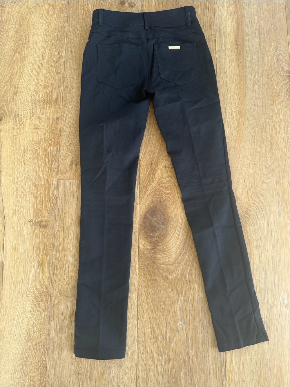 Guess by Marciano Black Skinny Leggings with Back Pocket Plaque